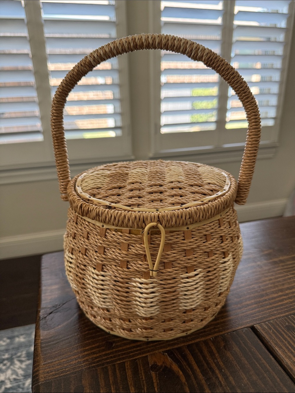 Handwoven Round Storage Basket with Handle - Natural Tan
